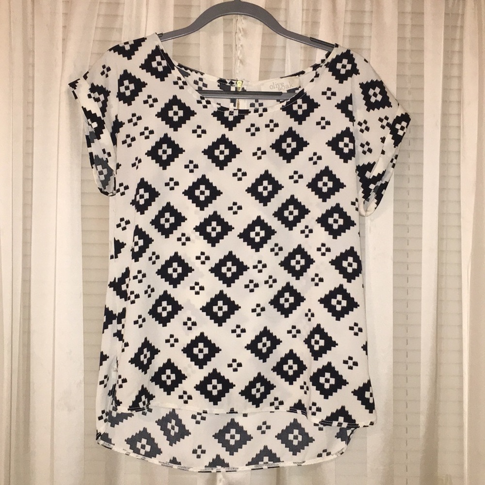Olive & Oak top